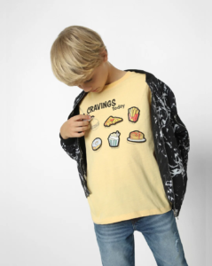 BOYS BEIGE GRAPHIC PRINT T-SHIRT